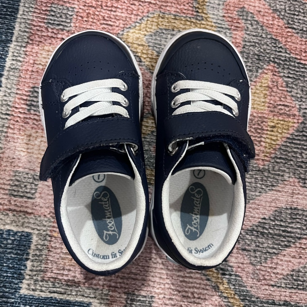 FootMates Reese V103-415 Navy Leather